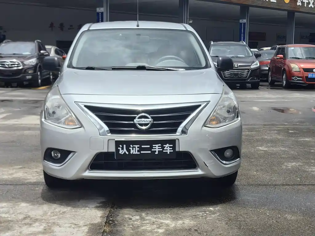 Nissan Sunny 2015