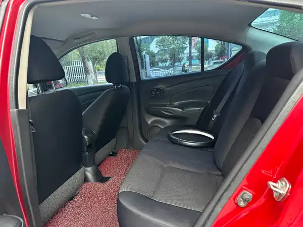 Nissan Sunny 2012