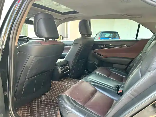 Toyota Crown 2018
