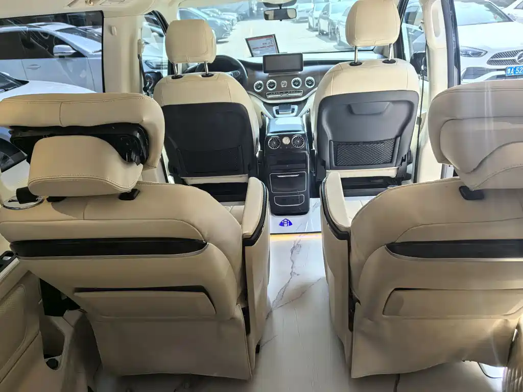 Mercedes-Benz Vito 2023 — фото 13