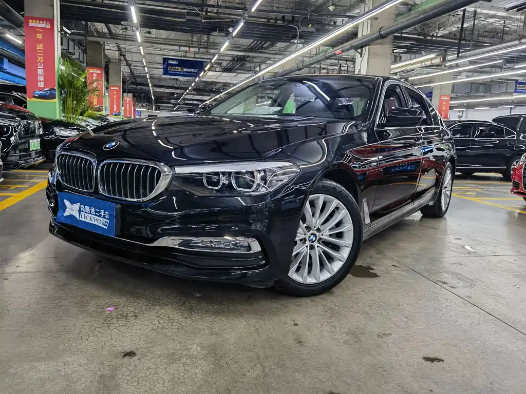 BMW 5 Series 2018 — фото 1