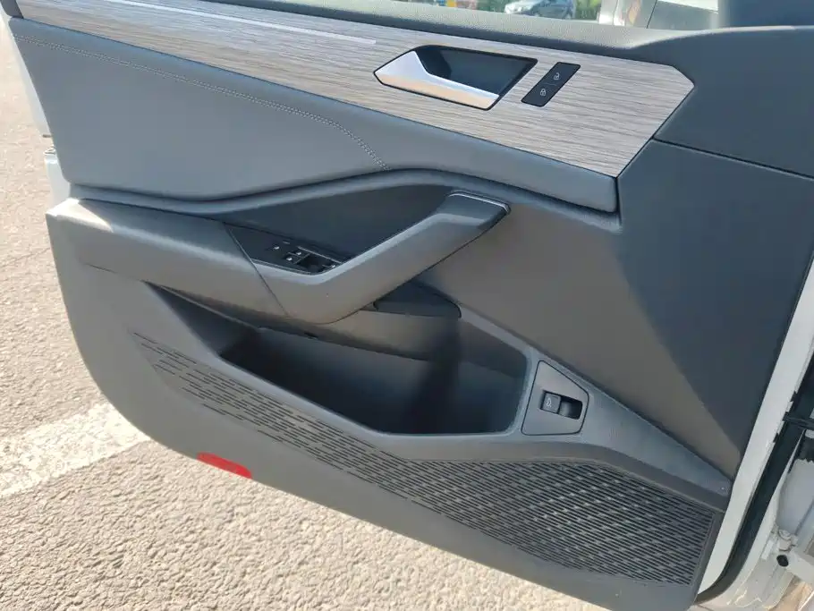 Volkswagen Sagitar 2025