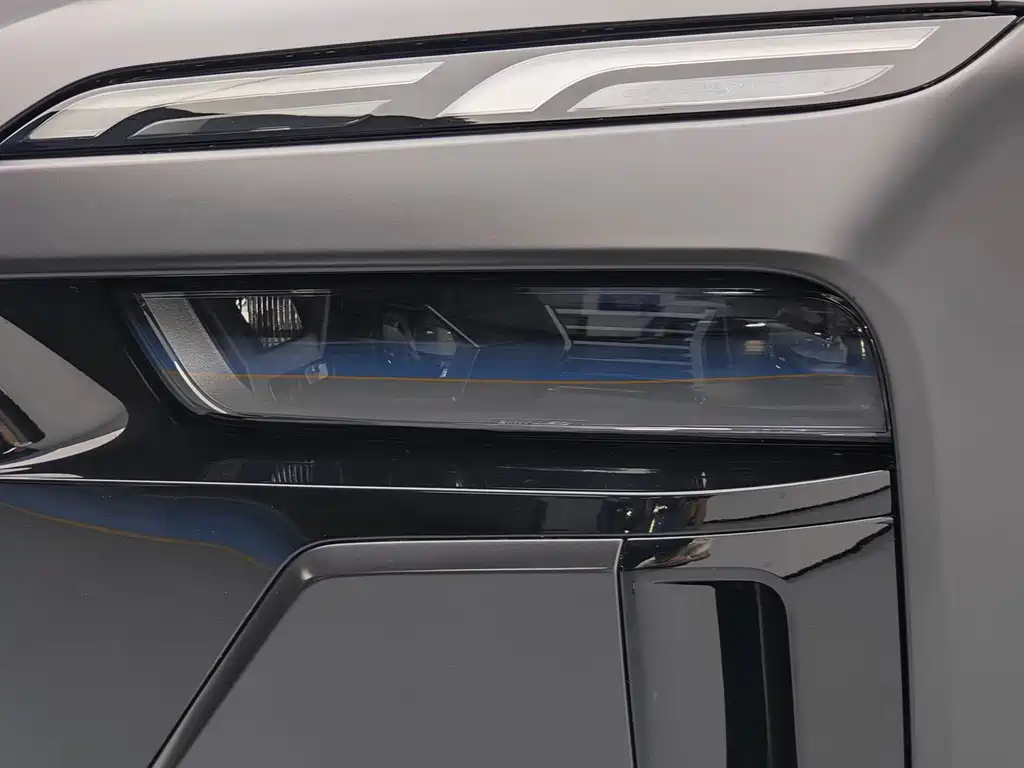 BMW i7 2023 — фото 10