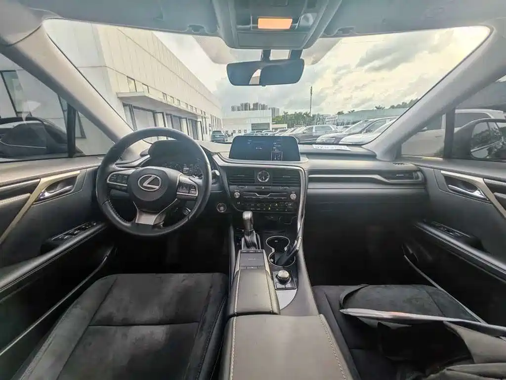 Lexus RX 2020