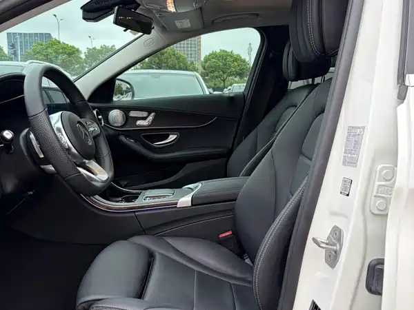 Mercedes-Benz C-Class 2021
