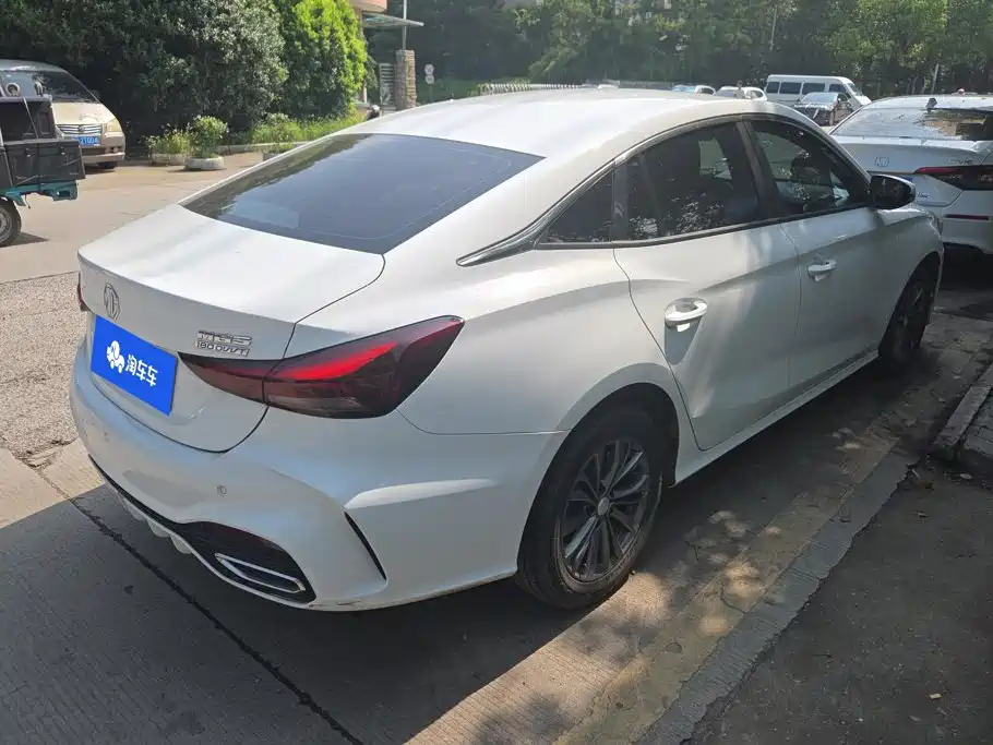 MG MG5 2025