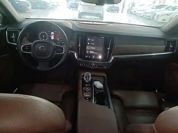 Volvo S90 2021
