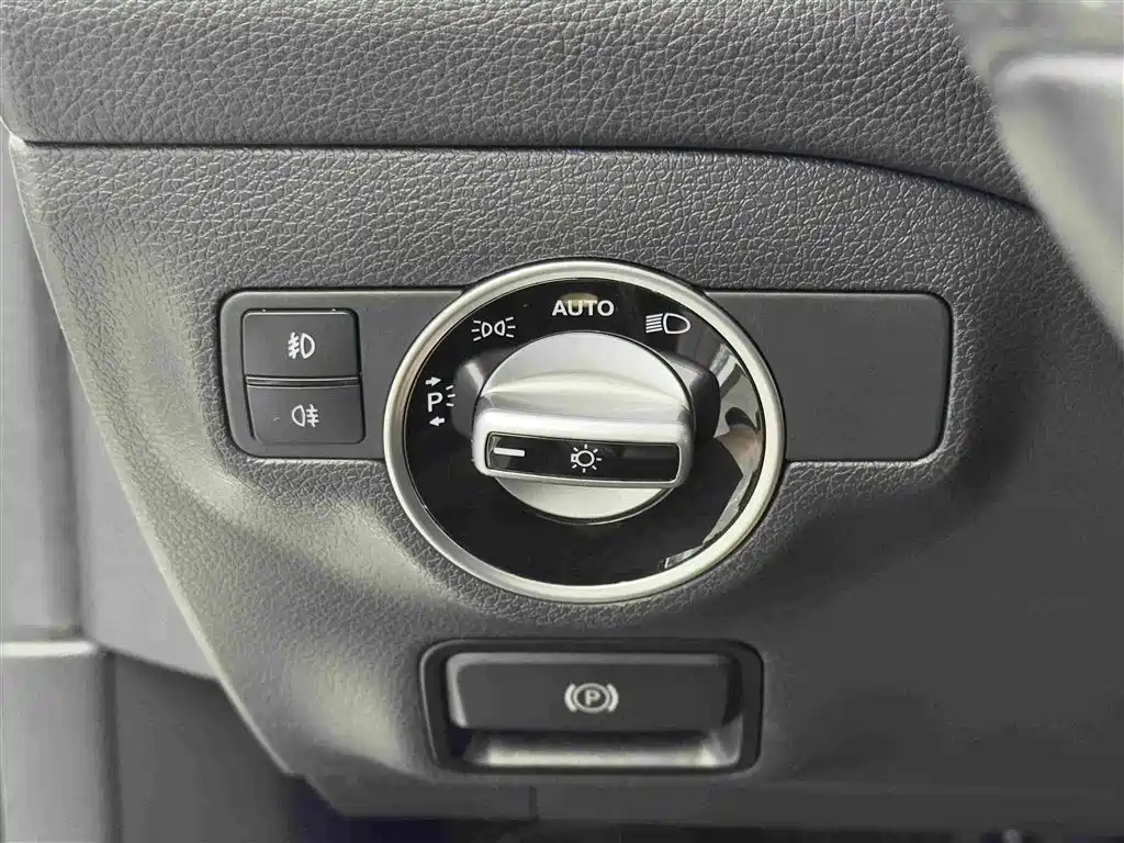 Mercedes-Benz GLA 2018 — фото 18