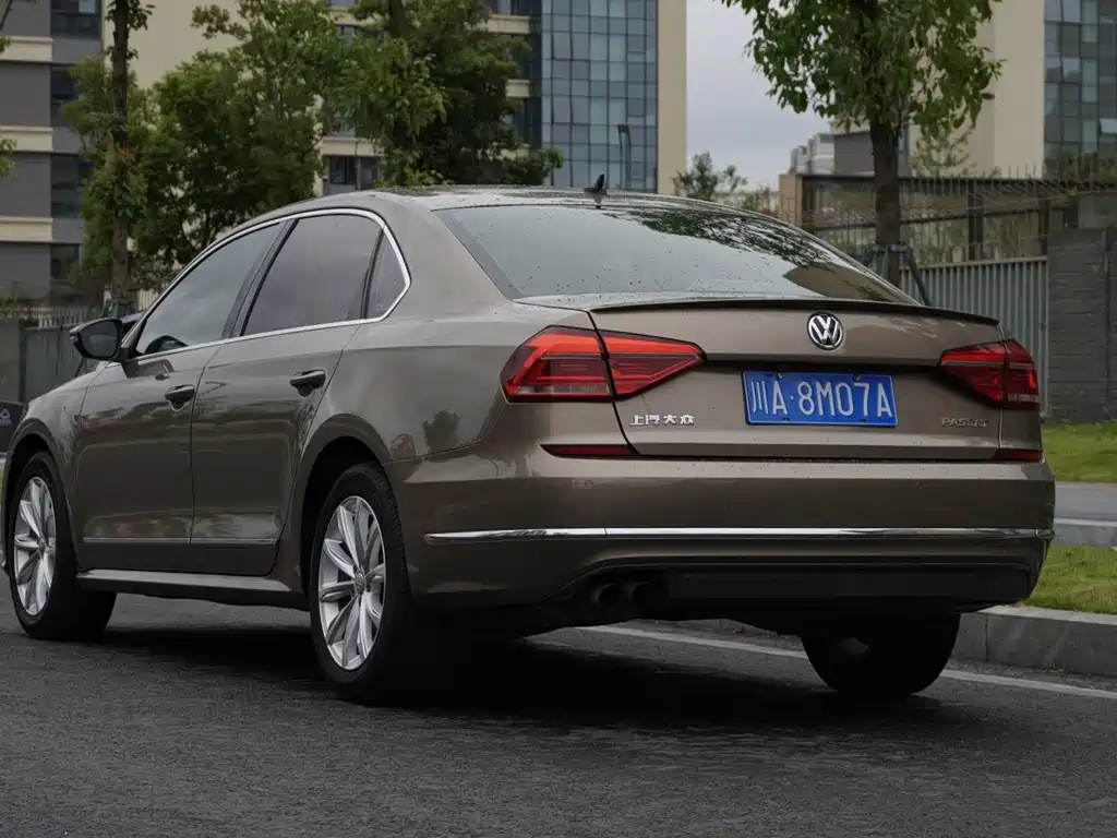 Volkswagen Passat 2017 — фото 18