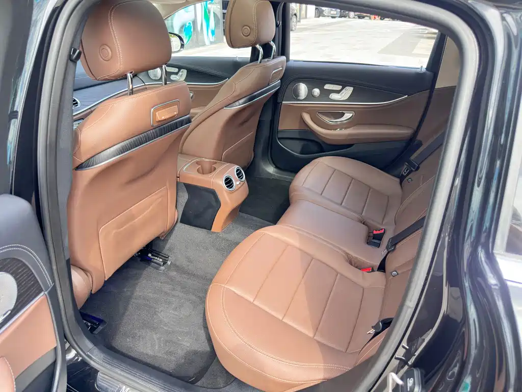 Mercedes-Benz E-Class 2020 — фото 12