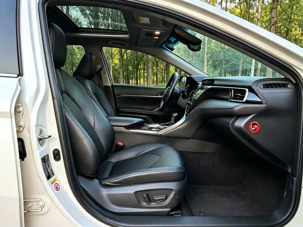 Toyota Camry 2019 — фото 10