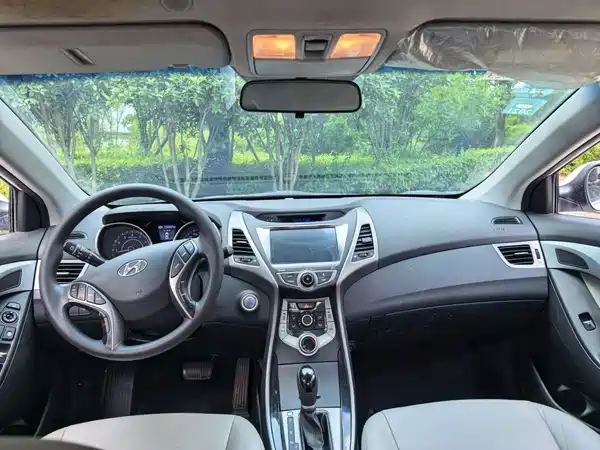 Hyundai Elantra Langdong 2017