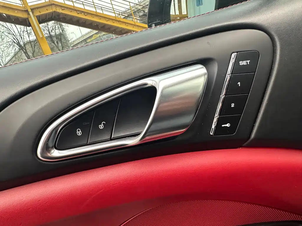 Porsche Cayenne 2018 — фото 15