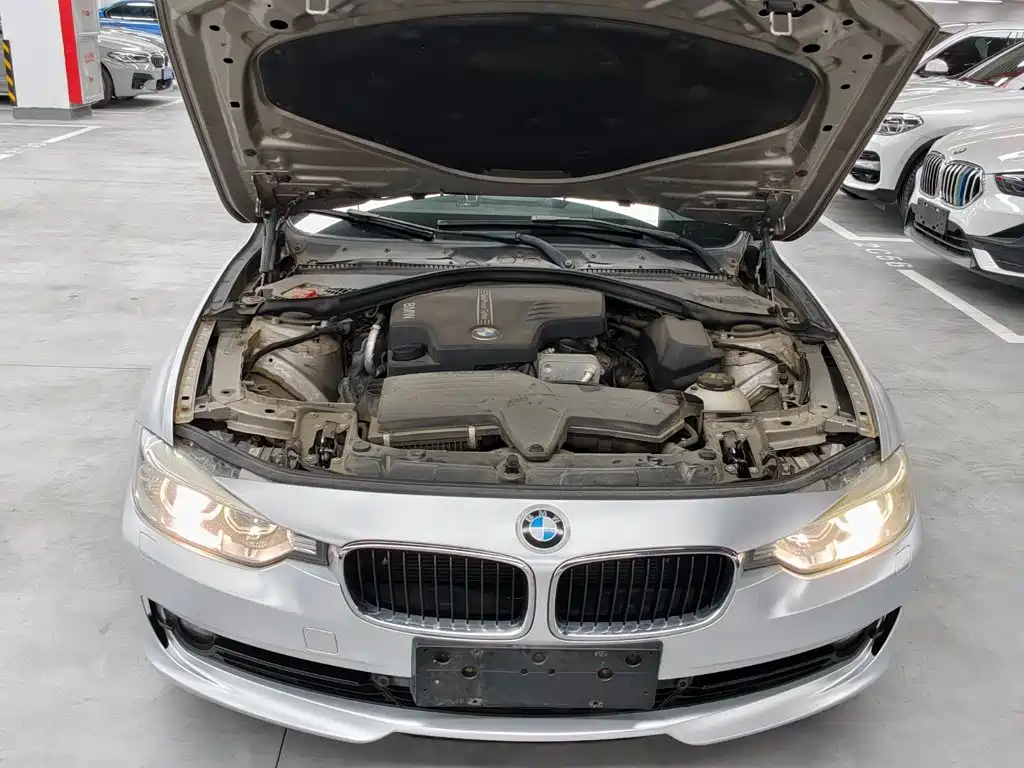 BMW 3 Series 2015 — фото 16