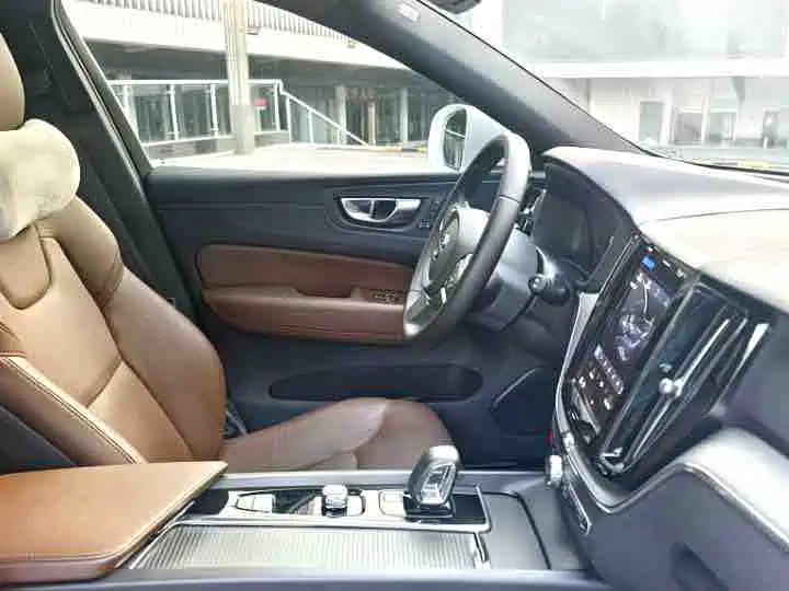 Volvo XC60 2024 — фото 4