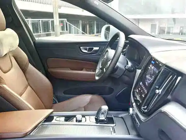 Volvo XC60 2024
