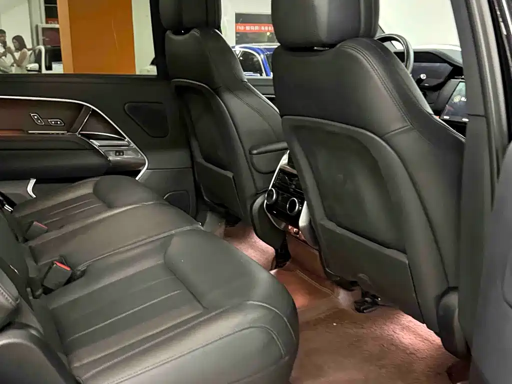 Land Rover Range Rover 2023 — фото 12