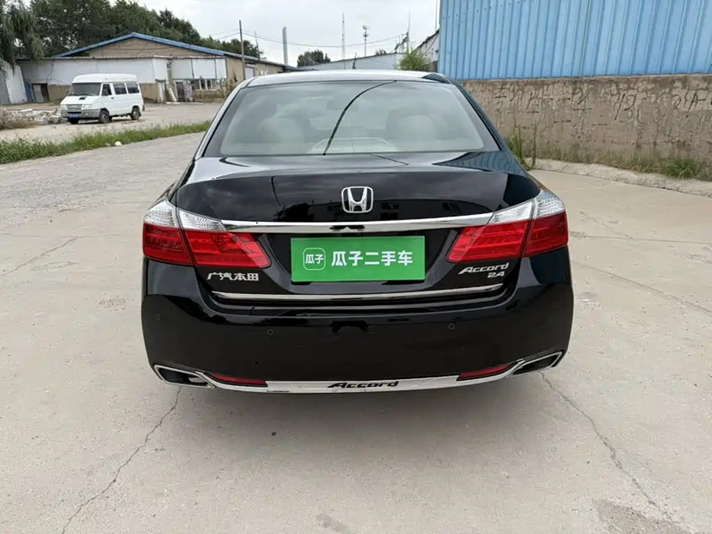 Honda Accord 2015 — фото 8