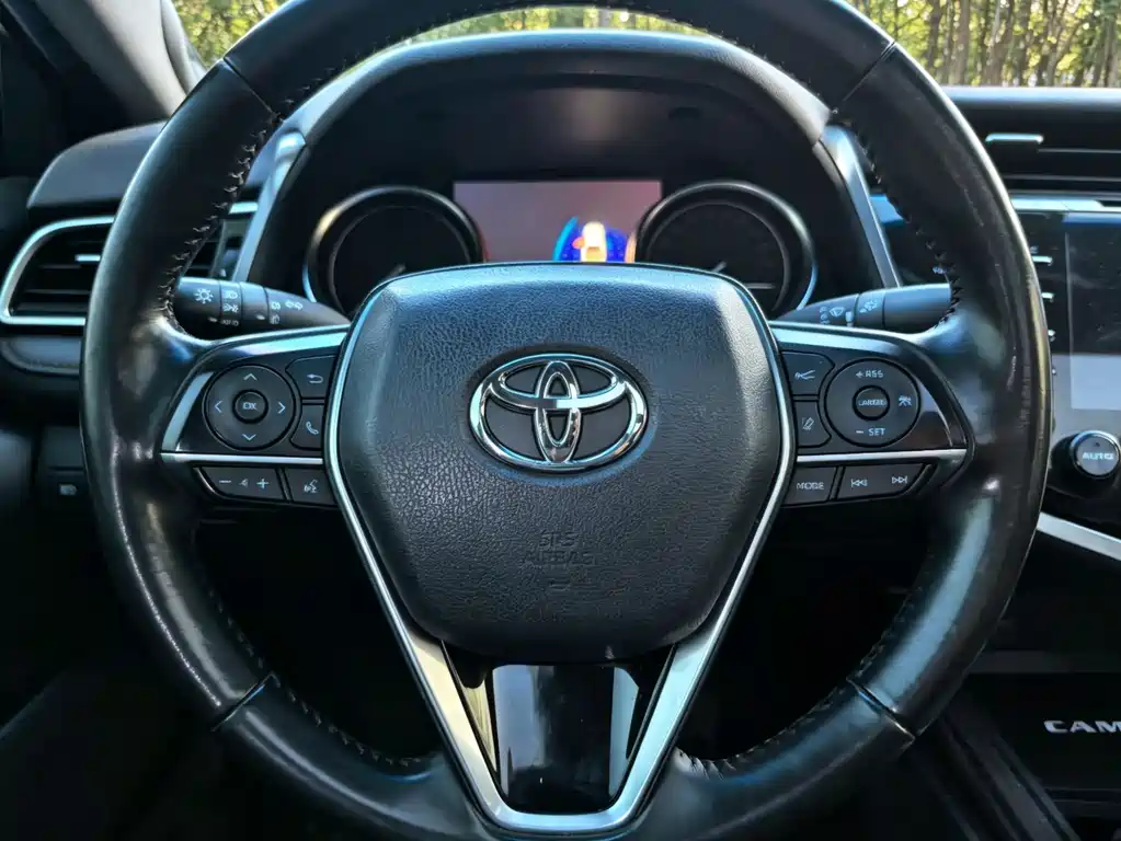 Toyota Camry 2019 — фото 14