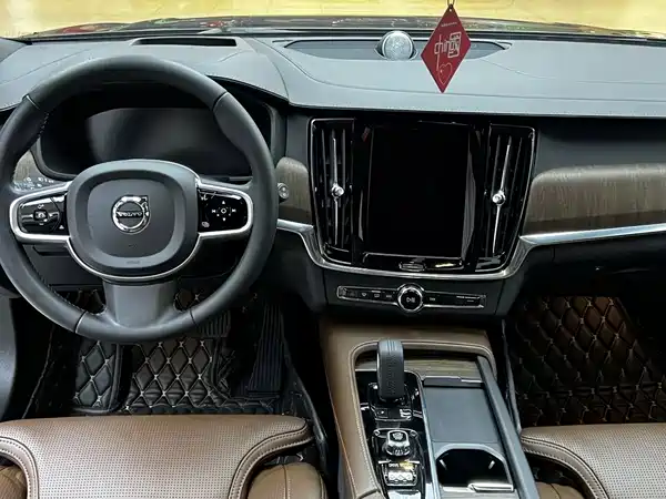 Volvo V90 2021