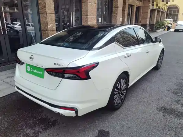 Nissan Teana 2023