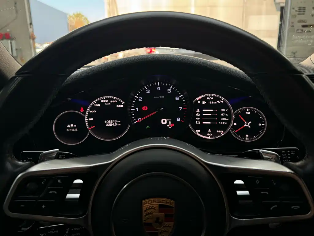 Porsche Panamera 2018 — фото 27