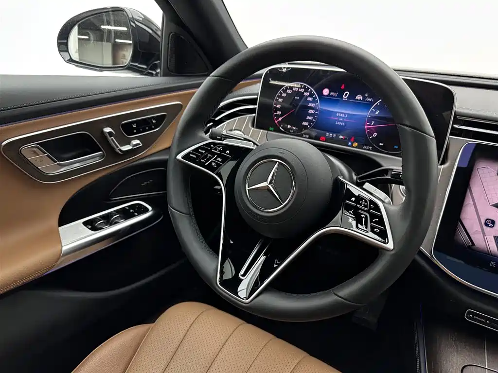 Mercedes-Benz E-Class 2025 — фото 9