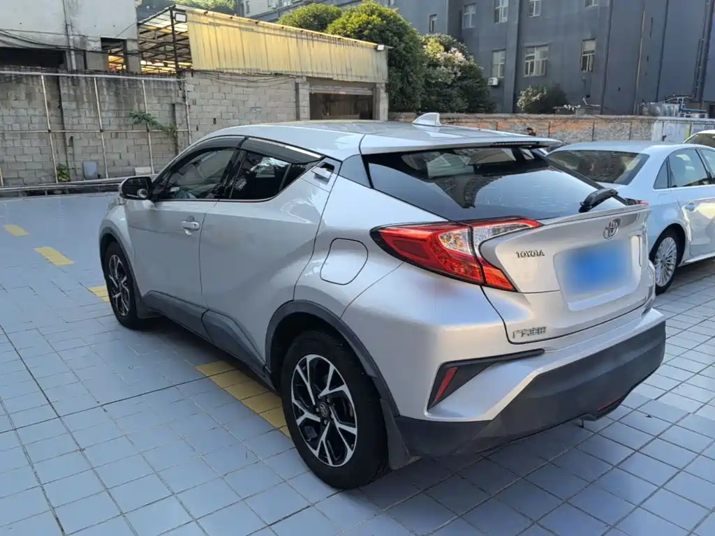 Toyota C-HR 2020 — фото 5