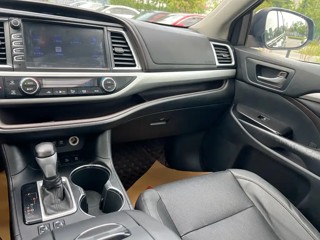 Toyota Highlander 2019 — фото 19