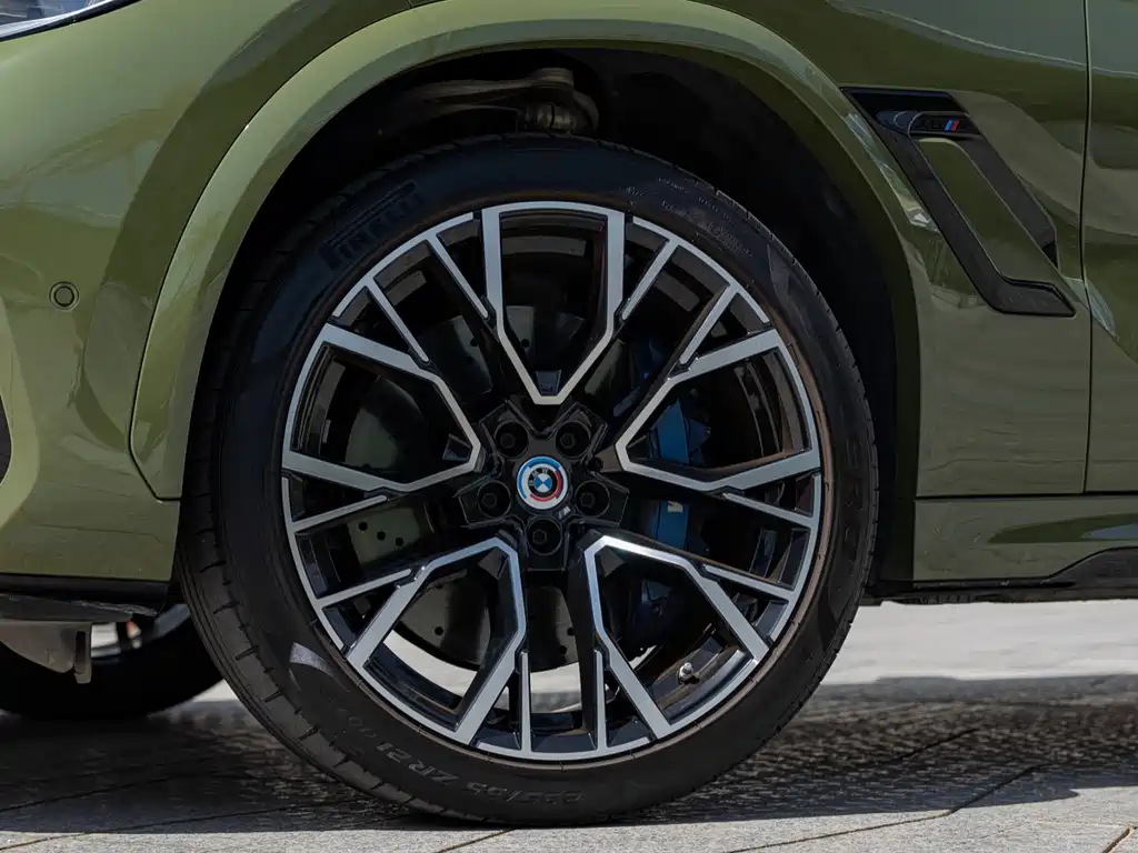 BMW X6 M 2022 — фото 8