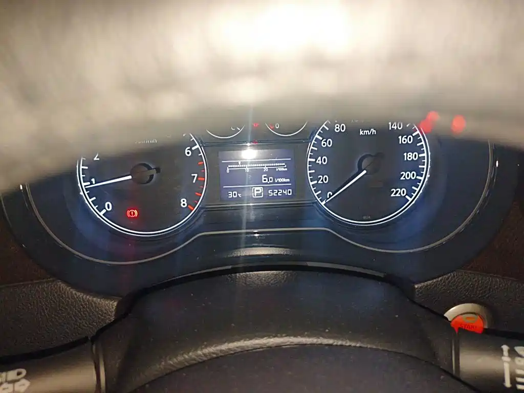 Nissan Tiida 2015