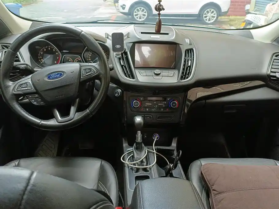 Ford Kuga 2017 — фото 12