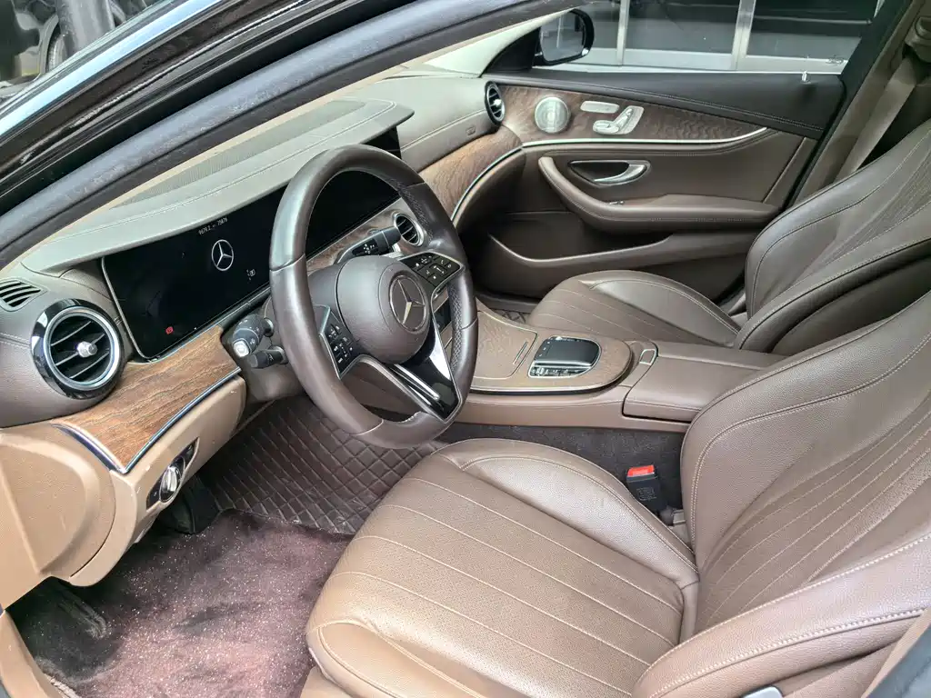Mercedes-Benz E-Class 2023 — фото 10