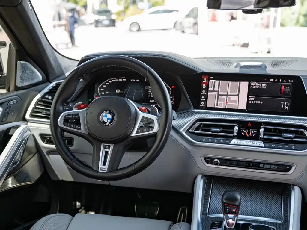 BMW X6 M 2022 — фото 10