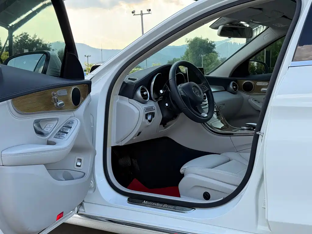 Mercedes-Benz C-Class 2015 — фото 16