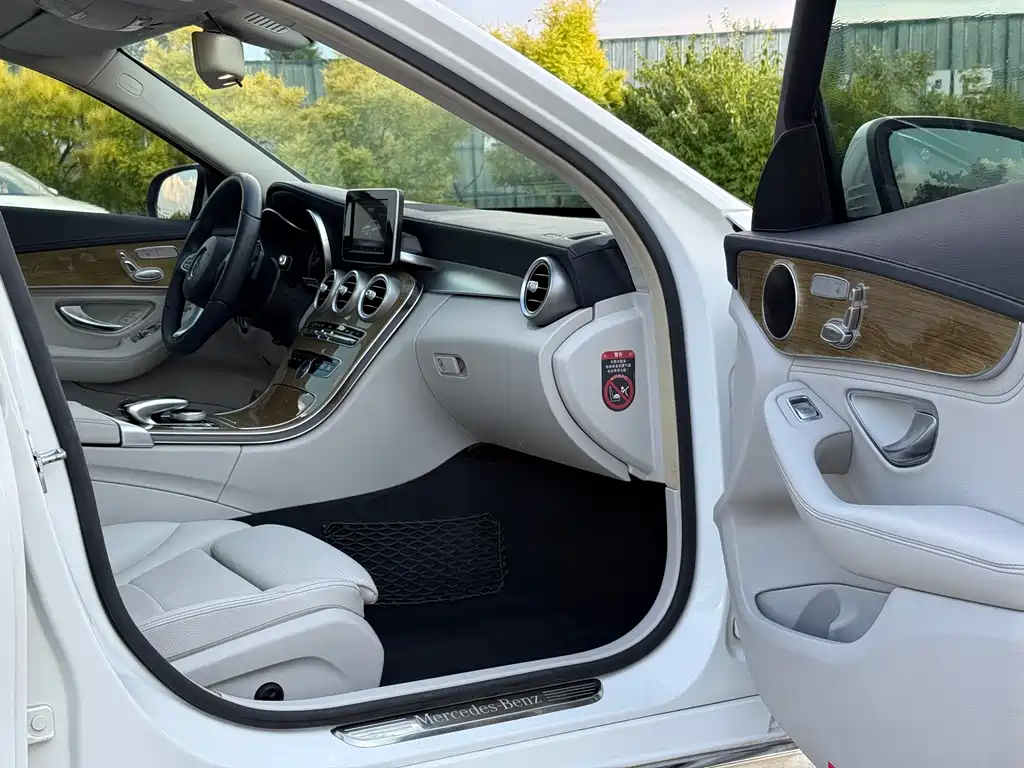 Mercedes-Benz C-Class 2015 — фото 32