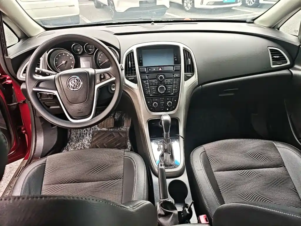 Buick Excelle 2014 — фото 10