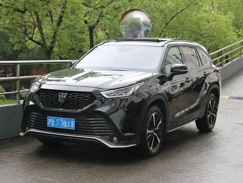 Toyota Crown Kluger 2023