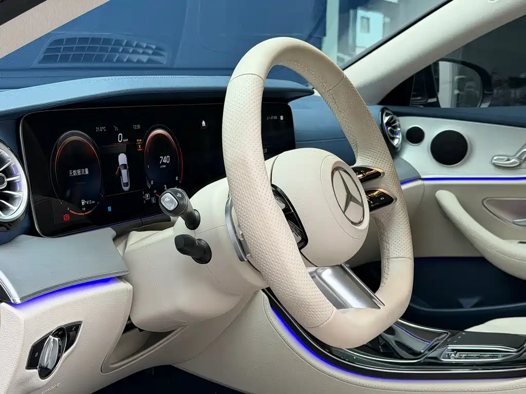 Mercedes-Benz E-Class 2023 — фото 9