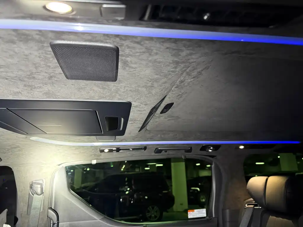 Toyota Vellfire 2022 — фото 8