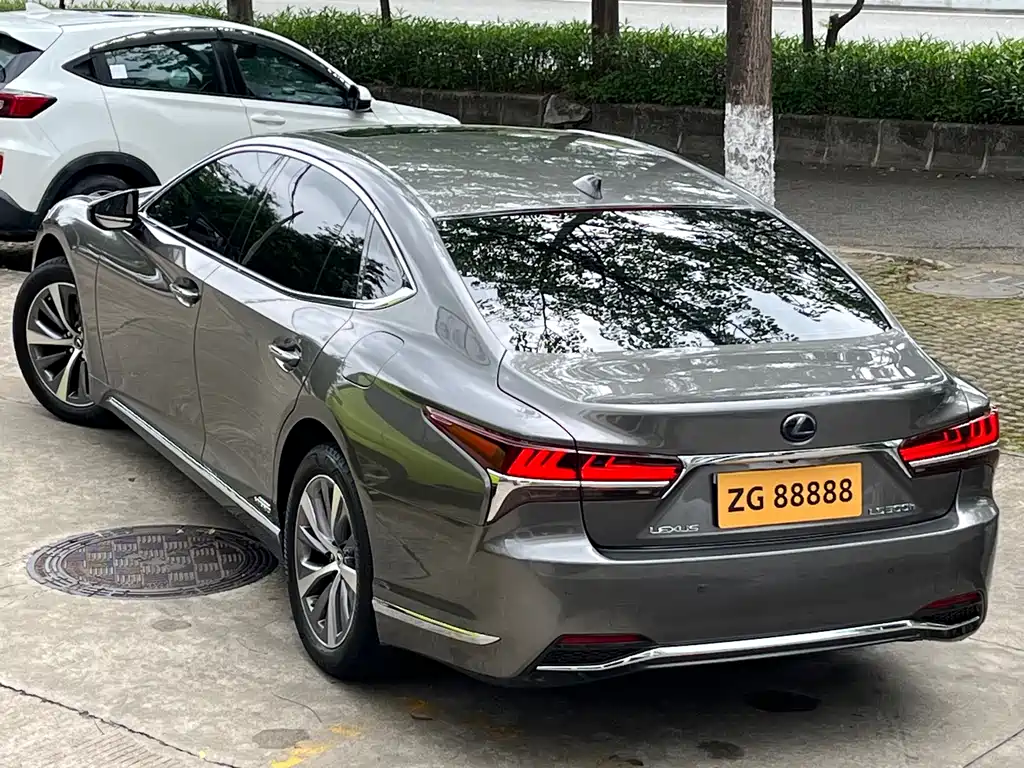 Lexus LS 2019