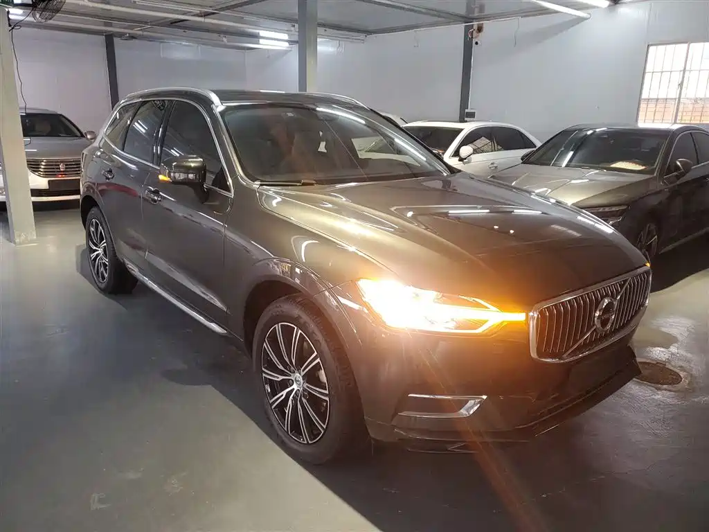 Volvo XC60 2019 — фото 4
