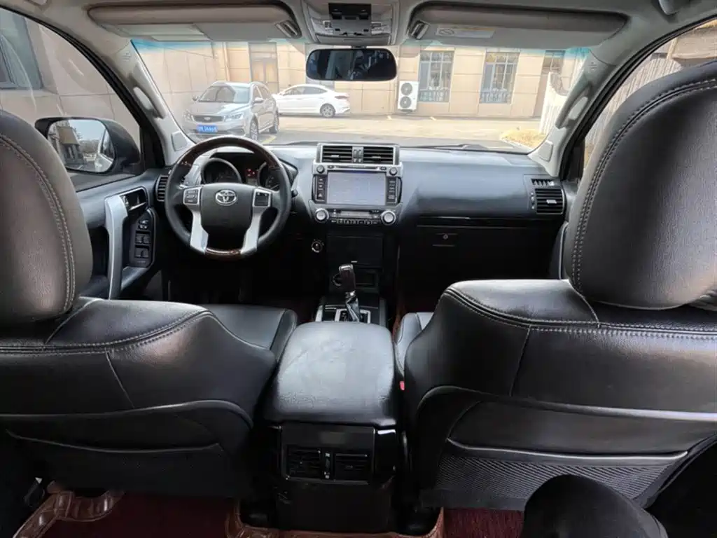 Toyota Prado 2015 — фото 14
