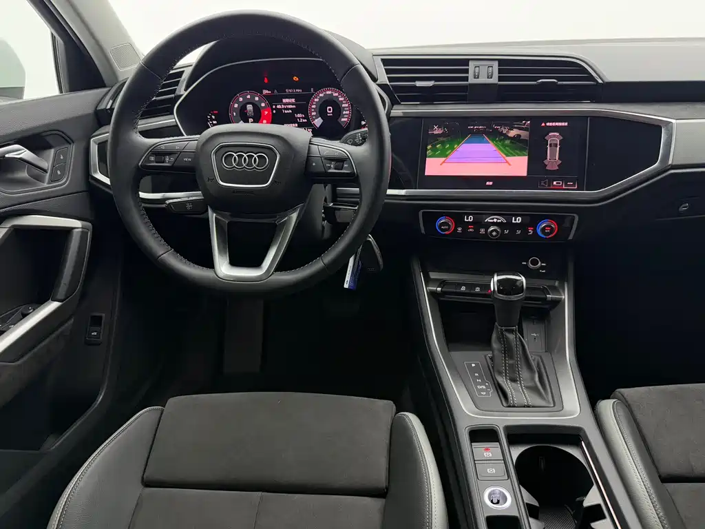 Audi Q3 2021 — фото 10