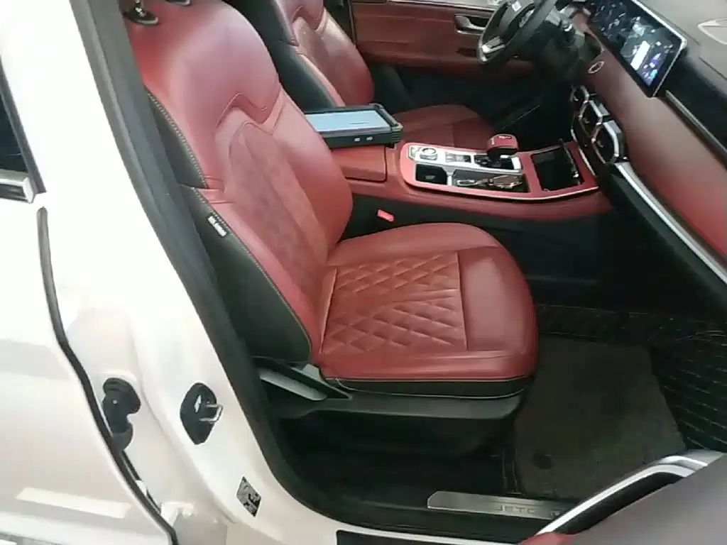 Jetour Jietu X70 PLUS 2025 — фото 25