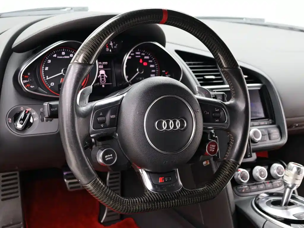 Audi R8 2015 — фото 9