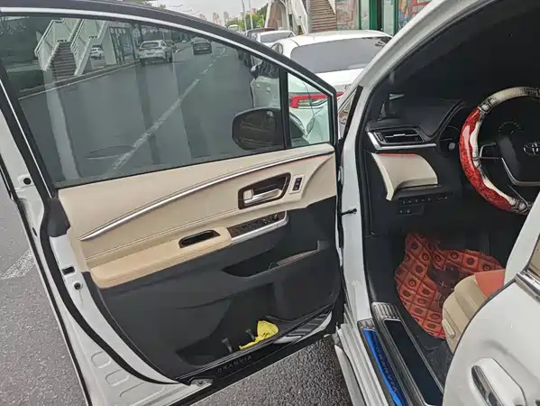 Toyota Granvia 2024