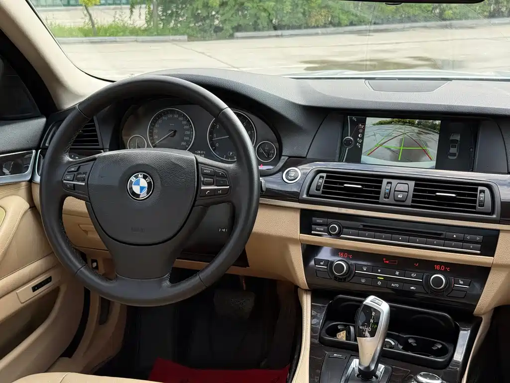BMW 5 Series 2012 — фото 27
