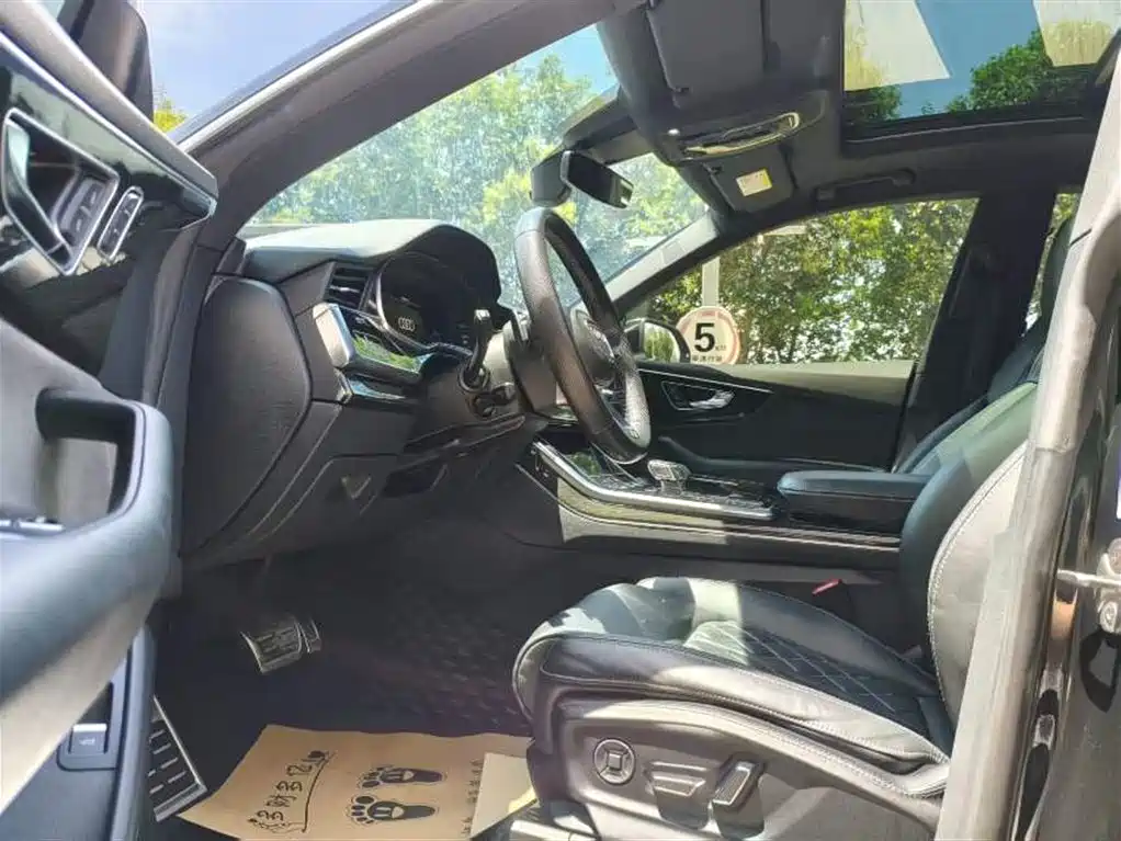 Audi Q8 2021