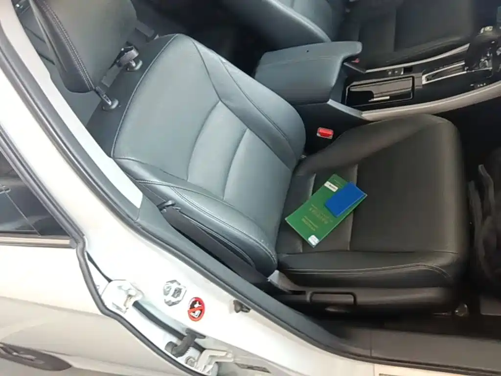 Honda Accord 2016 — фото 20